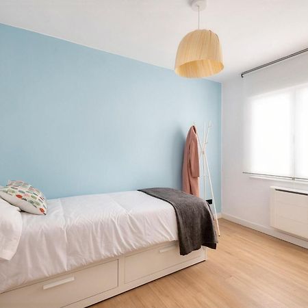 Ana Maria Tranquilo, Ideal Familias Gijon Luaran gambar