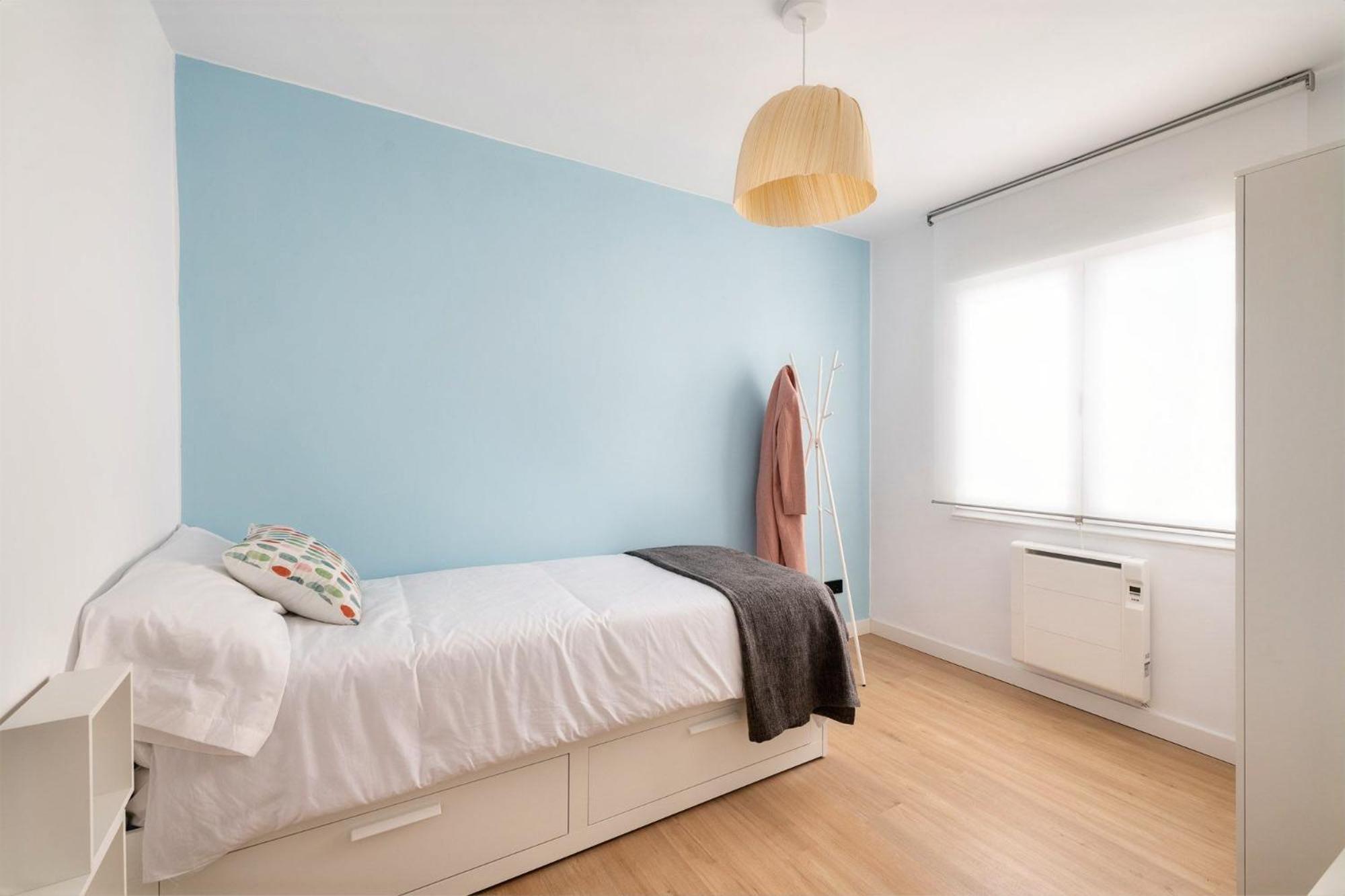 Ana Maria Tranquilo, Ideal Familias Gijon Luaran gambar